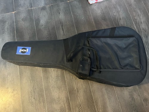 Acoustic guitar case - case.,